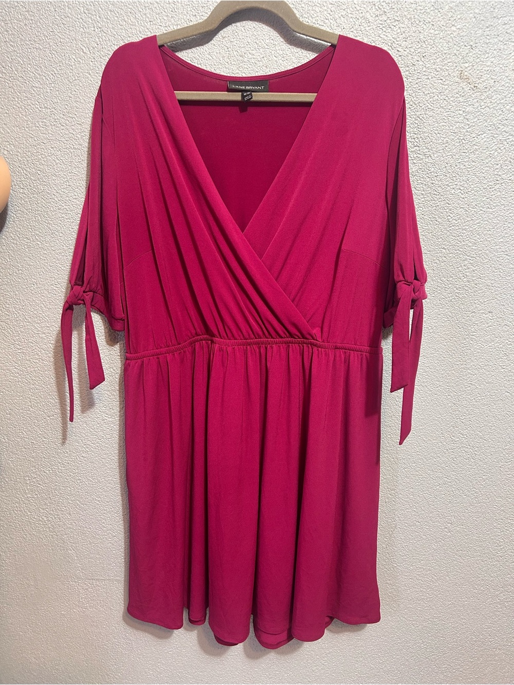 NWOT Lane Bryant knee length magenta dress
Size 18/20